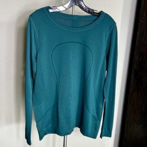 Lululemon  Swiftly relaxed long sleeve shirt.